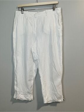 L.L. Bean White Linen-Blend Capri Pants